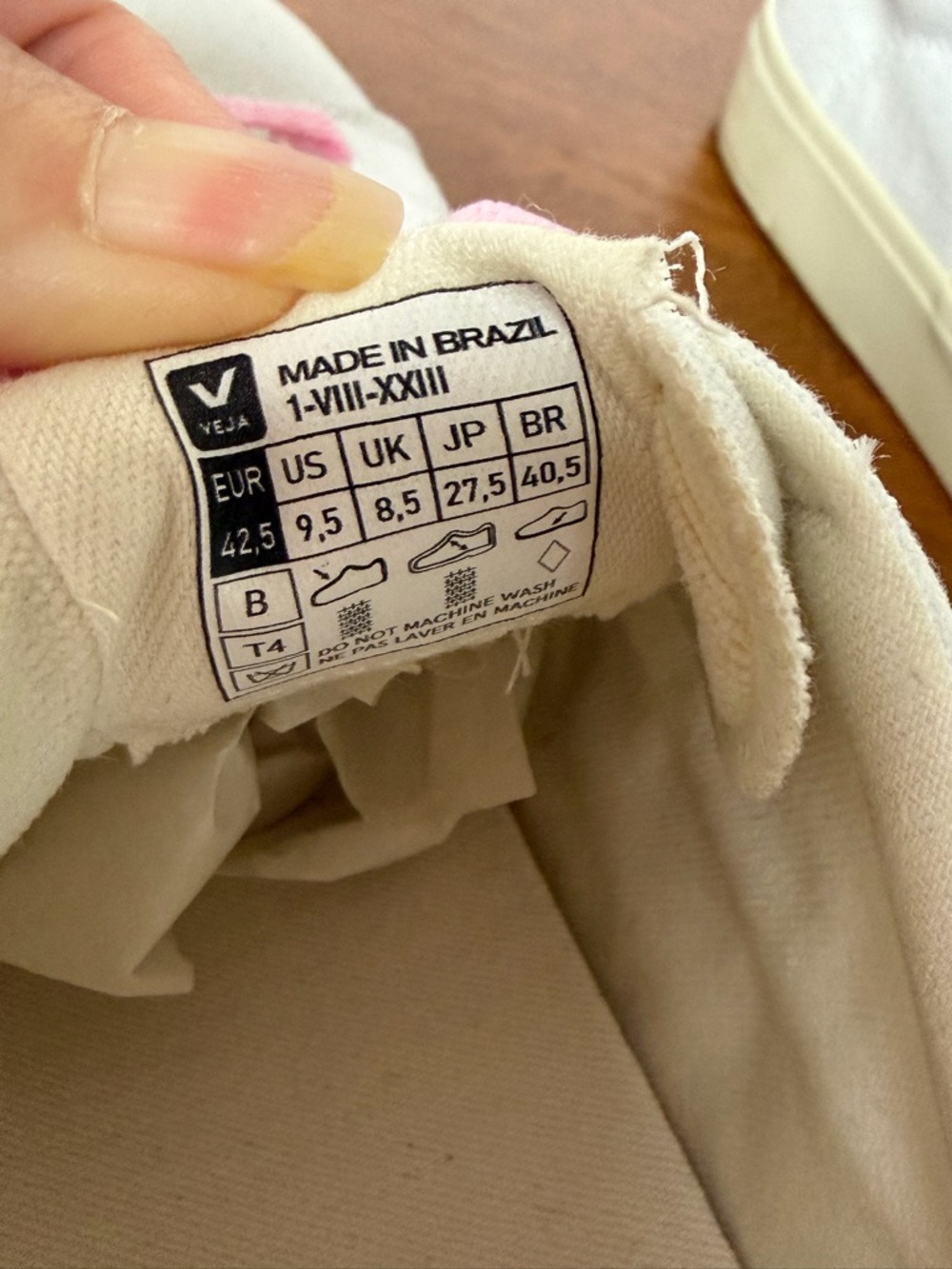 Veja V-10 White Sneakers with Pink Accents eco friendly size 9.5 - Picture 9 of 11